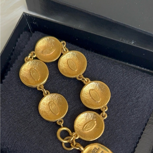 Stunning CC Bracelet - Picture 5 of 14